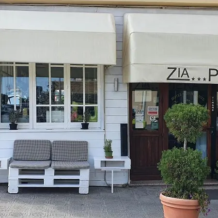 ホテル Zia Piera キアーヴァリ